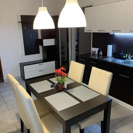 Varlak Apartman Dinnyes Exterior photo